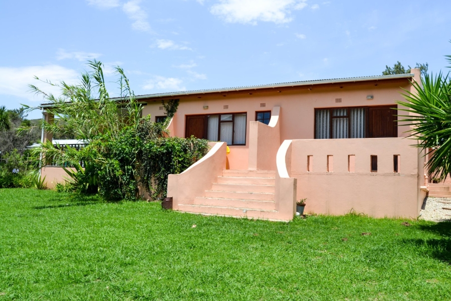 7 Bedroom Property for Sale in Suurbraak Western Cape